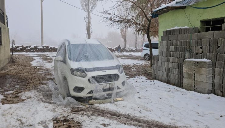 Sibirya soğukları Bitlis’te hayatı durma noktasına getirdi