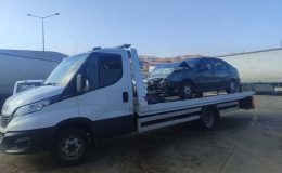 Siirt’te jandarma minibüsüne otomobil çarptı