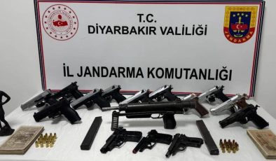 Silvan’da av bayisinde kaçak silah ve eser şoku
