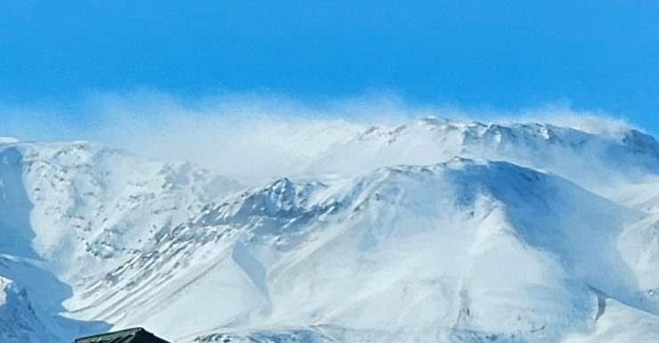 Süphan Dağı’nda kar fırtınası görenleri büyüledi