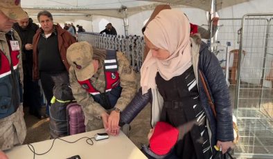 Suriyelilerin ülkelerine dönüşü Hatay sınırında devam ediyor