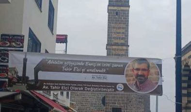 Tahir Elçi’nin ismi verilen sokağa anlamlı pankart asıldı