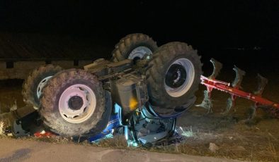 Traktör kazasında ölümden dönen oğluna sarılarak ağladı
