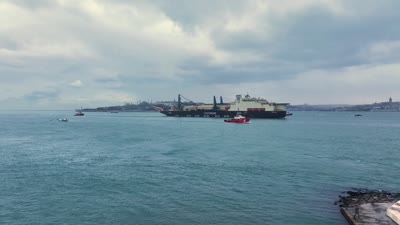 Karadeniz gazı için boru döşeyecek gemi Boğaz’dan geçti