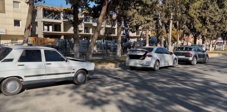 Üç aracın karıştığı kazada 1 kişi yaralandı