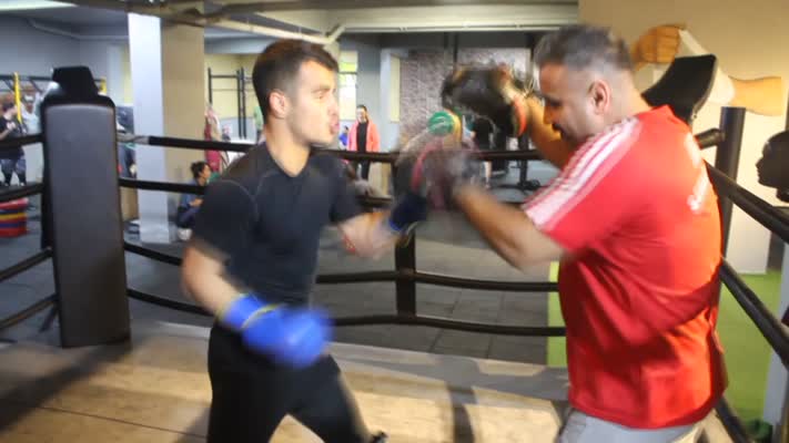 Vanlı genç kick boksçu dünya şampiyonasına hazırlanıyor