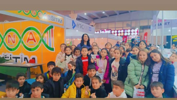 Neval Öğretmenden Örnek Davranış: Miniklere Kitap Sevgisi Aşılıyor