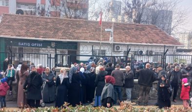 Diyarbakır’da TMO önündeki kuyruklar vatandaşı çileden çıkarıyor
