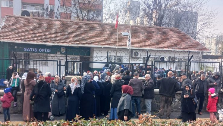 Diyarbakır’da TMO önündeki kuyruklar vatandaşı çileden çıkarıyor