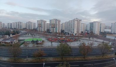 Diyarbakır Kar’a uyandı