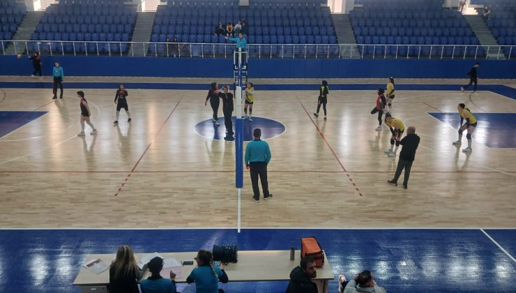 Diyarbakır’da Okul Sporları Voleybol heyecanı sürüyor