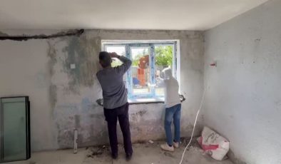 Van’da yaşlı kadın ve torunları kışı sıcak yuvalarında geçirecek