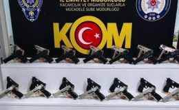 Yolcu otobüsünde ruhsatsız 40 tabanca ele geçirildi