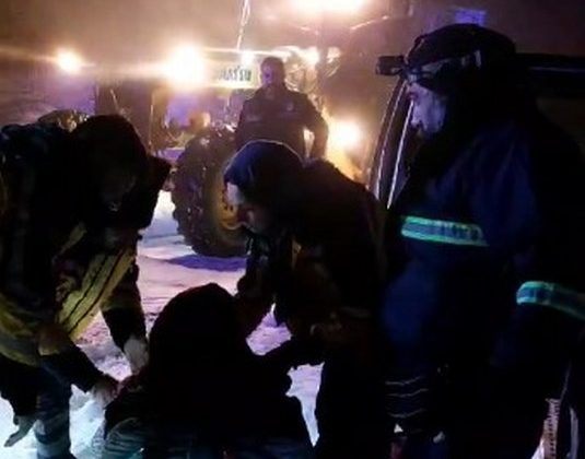 Yolu kardan kapalı köyde yüz felci mücadelesi
