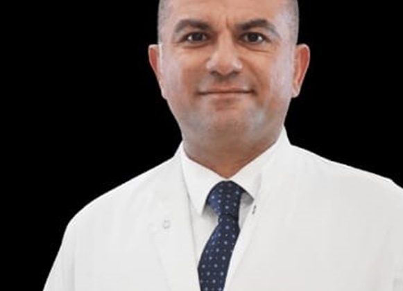 Astım atağında, sakin kalıp çocuğu rahatlatmak çok önemli