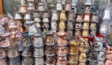 Kahvenin olmazsa olmazı bakır cezveler satış yoğunluğu yaşıyor.