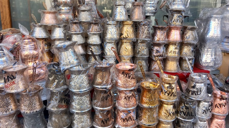 Kahvenin olmazsa olmazı bakır cezveler satış yoğunluğu yaşıyor.