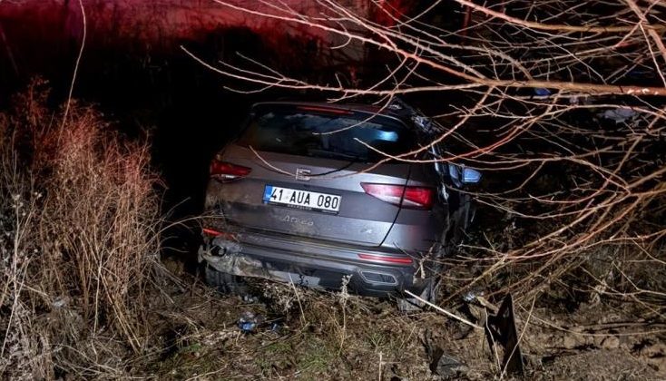 Batman’da otomobil şarampole yuvarlandı