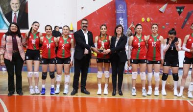 DBB Genç Kadınlar Voleybol Takımı il birincisi oldu