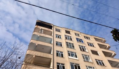 Tahliye edilen binalara zarar veriliyor