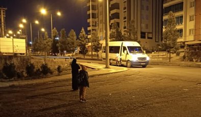 Güneşin doğuşuyla birlikte ders başı yapıyorlar
