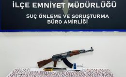 Uyuşturucu tacirlerinin evinden 3 bin sentetik hap ele geçirildi