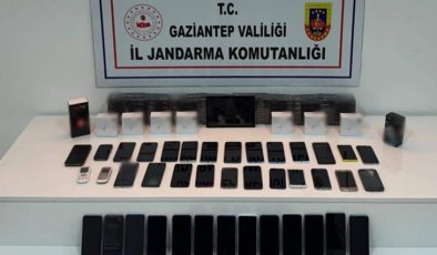 1 milyon lira değerinde kaçak telefon ele geçirildi