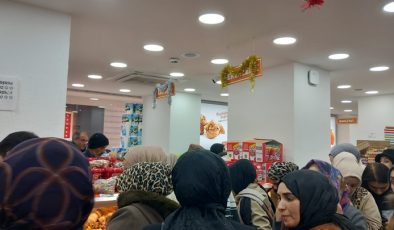 Diyarbakırlılar kuruyemişçilere akın etti