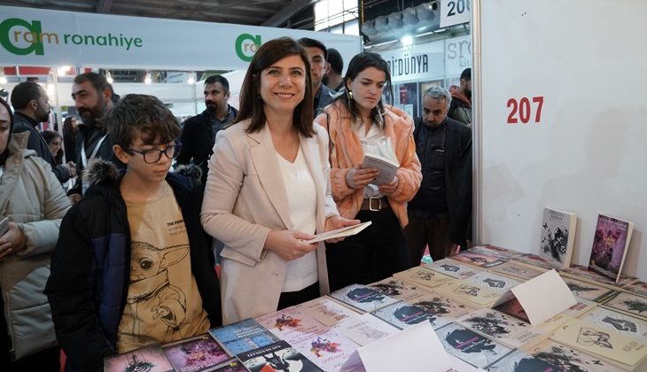 Eş Başkan Serra Bucak, imza günü etkinliğine katıldı