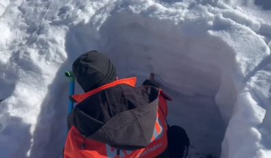 Karabet Geçidi’nde çığ riski: Uzman ekip sahada ölçüm yaptı