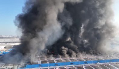 Lüleburgaz’da fabrika yangını: Aküler patladı, çatı çöktü