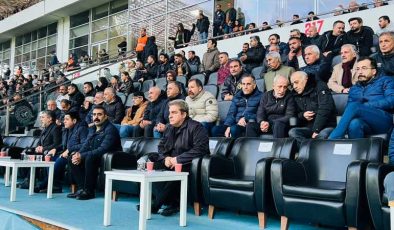 Doğan Hatun, Amedspor maçını tribünden izledi
