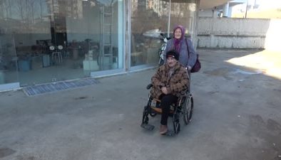 90 yaşındaki Yılmaz amca, Engelsiz Taksi ile Boztepe hayalini yaşadı