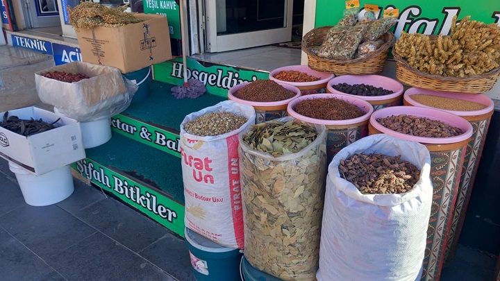 Talebi Karşılamak İçin Torbalar Dolusu Getiriliyor