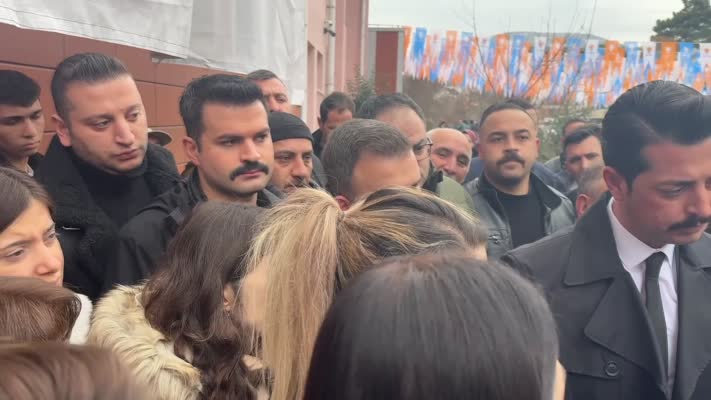 Adalet Bakanı Tunç, Amasya Belediyesinde işten çıkarılan işçilerle görüştü