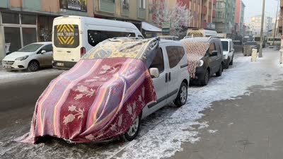 Ağrı’da dondurucu soğuk: Nehirler dondu, araçlar battaniyeye sarıldı