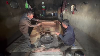 Van’da asırlık tandır kürsüsü geleneği aileleri bir araya getiriyor