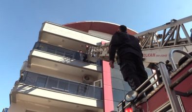Alanya’da 4 katlı binadaki yangında faciadan dönüldü