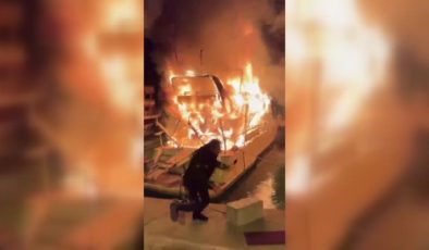 Alanya’da lüks gezi teknesinde yangın paniği
