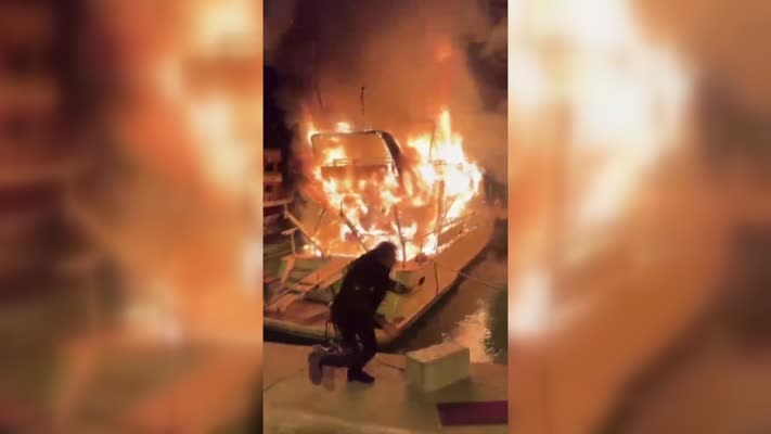 Alanya’da lüks gezi teknesinde yangın paniği