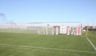 Antalya’da spor turizmine hizmet edecek 5 futbol sahası açıldı