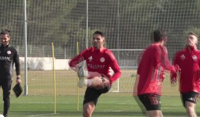 Emre Belözoğlu yönetimindeki Antalyaspor Hatayspor deplasmanına hazır
