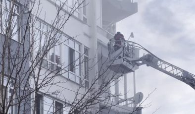 Apartmanda çıkan yangın, 11 kişi etkilendi