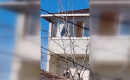 Apartman yangınında mahsur kalan 3 çocuk itfaiye sayesinde kurtarıldı
