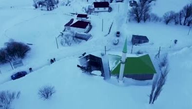 Ardahan’da cami lojmanına çığ düştü