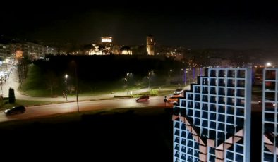 Ayasofya Camisi şehir ışıklarıyla akşam büyüsü yaşatıyor