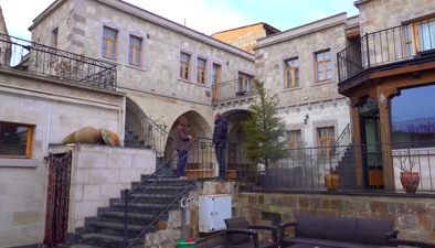 Baba yadigarı oteli devlet desteğiyle restore ettiren genç kadın turizmci oldu