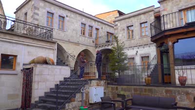 Baba yadigarı oteli devlet desteğiyle restore ettiren genç kadın turizmci oldu