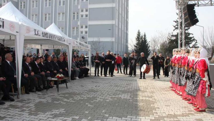 Bakan Tekin: Deprem bölgesinde derslik sayısını yüzde 10 artırdık