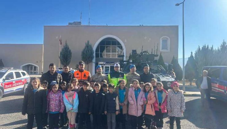 Batman’da jandarma ile öğrenciler bir araya geldi